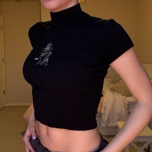 BRANDY MELVILLE crop top